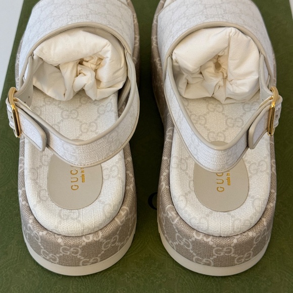 size 41G - GUCCI White Beige GG SUPREME SLINGBACK PLATFORM Sandals - Picture 3 of 7